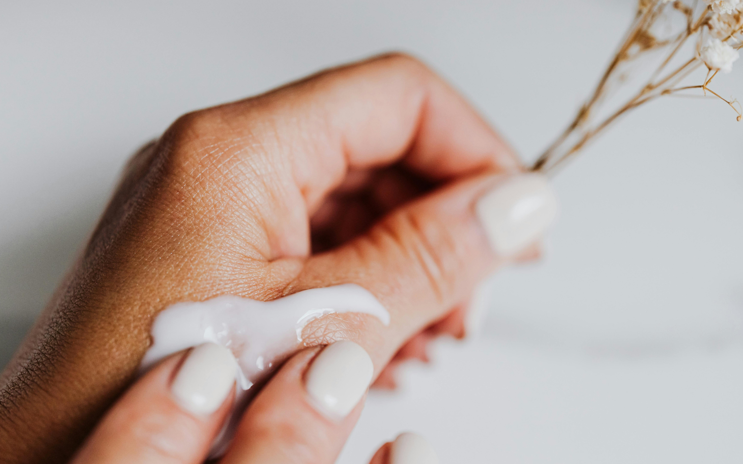 How to make a DIY hand brightening lotion using natural ingredients